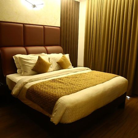 Saj Earth Resort & Convention Center , Kochi Недумбассери Экстерьер фото
