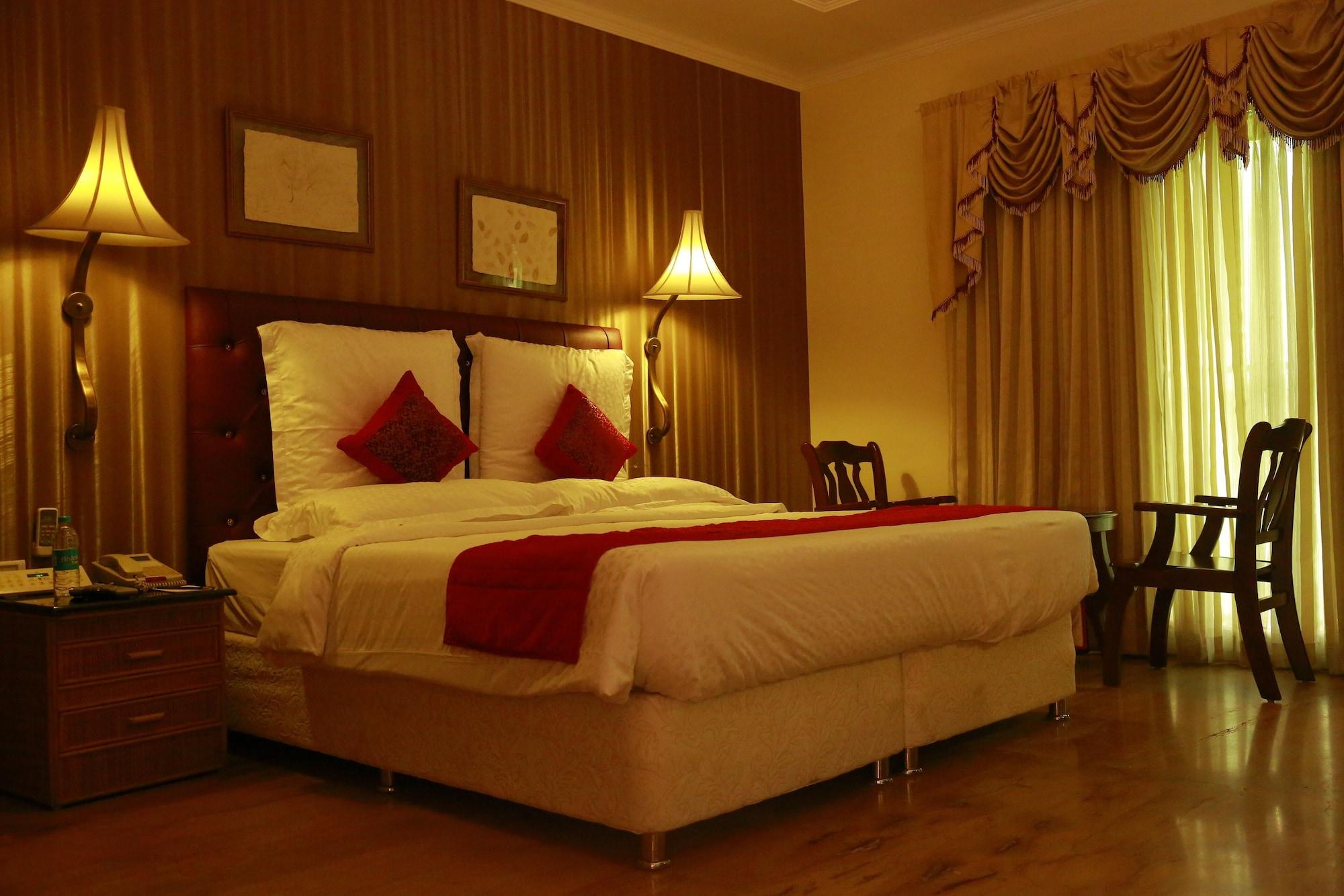 Saj Earth Resort & Convention Center , Kochi Недумбассери Экстерьер фото