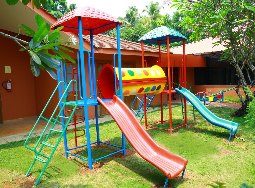 Saj Earth Resort & Convention Center , Kochi Недумбассери Экстерьер фото
