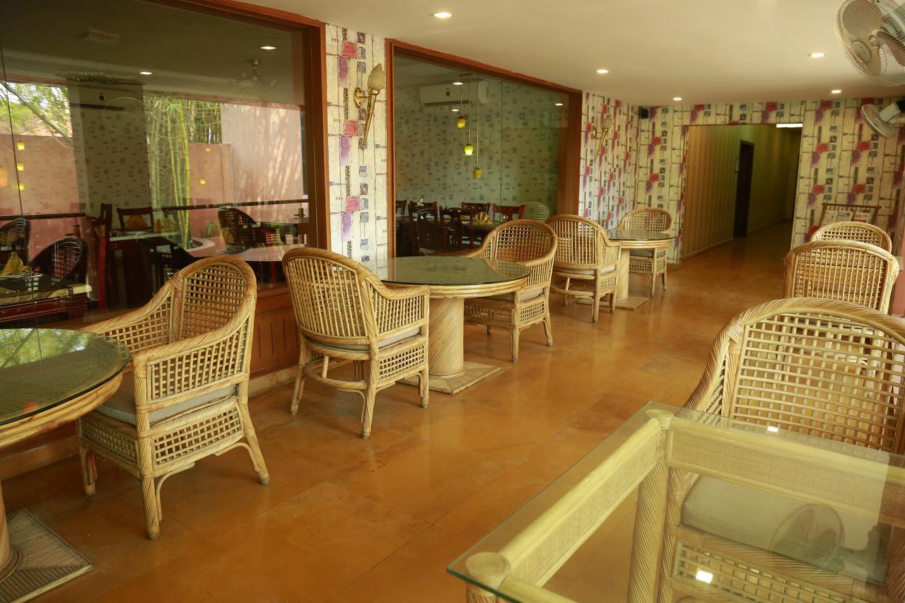 Saj Earth Resort & Convention Center , Kochi Недумбассери Экстерьер фото