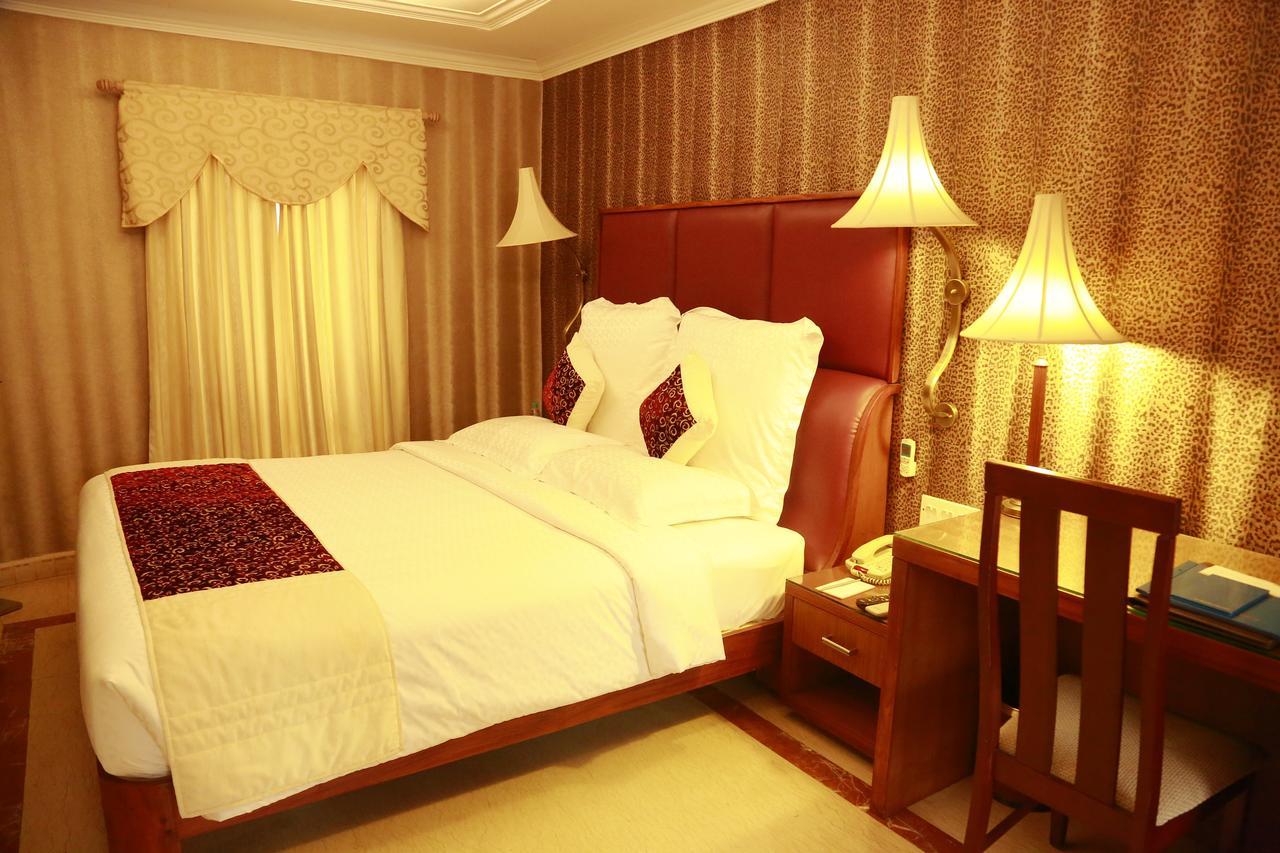 Saj Earth Resort & Convention Center , Kochi Недумбассери Экстерьер фото