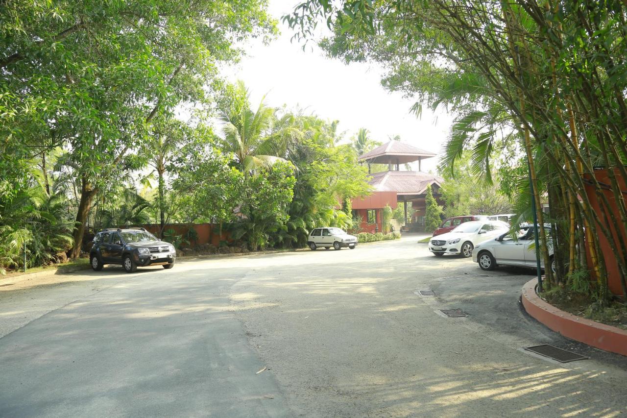 Saj Earth Resort & Convention Center , Kochi Недумбассери Экстерьер фото