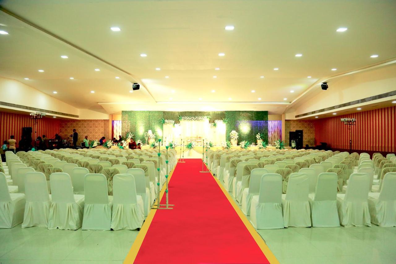 Saj Earth Resort & Convention Center , Kochi Недумбассери Экстерьер фото