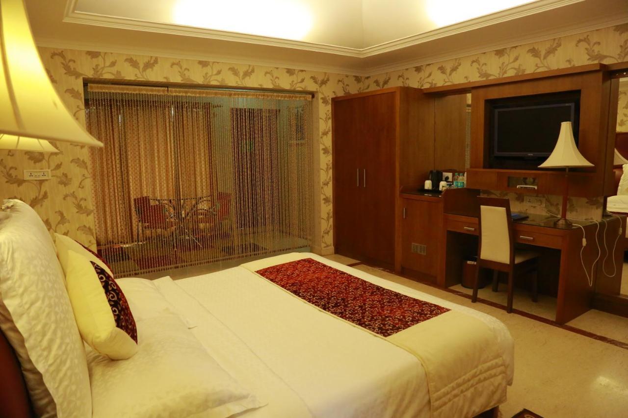 Saj Earth Resort & Convention Center , Kochi Недумбассери Экстерьер фото