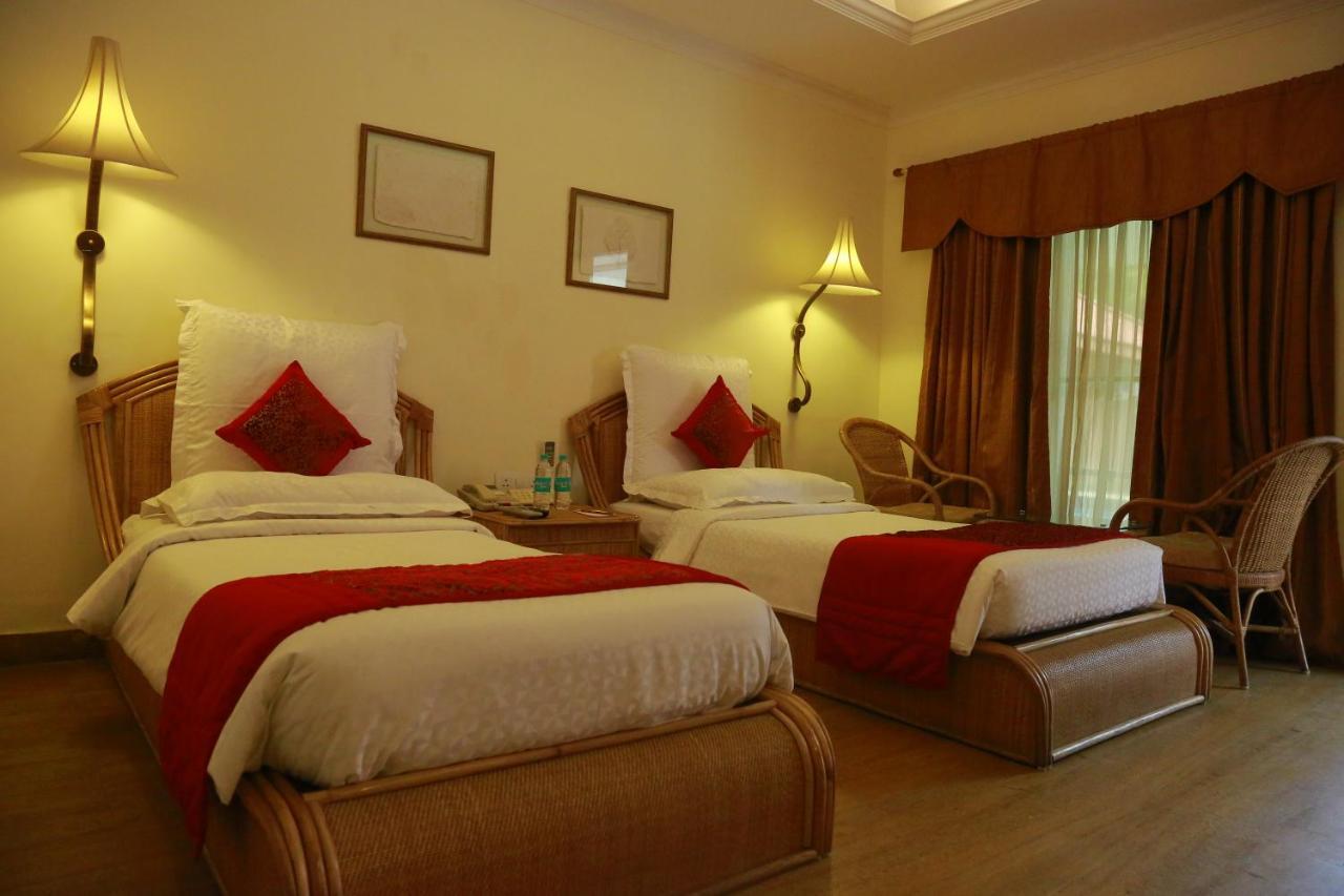 Saj Earth Resort & Convention Center , Kochi Недумбассери Экстерьер фото